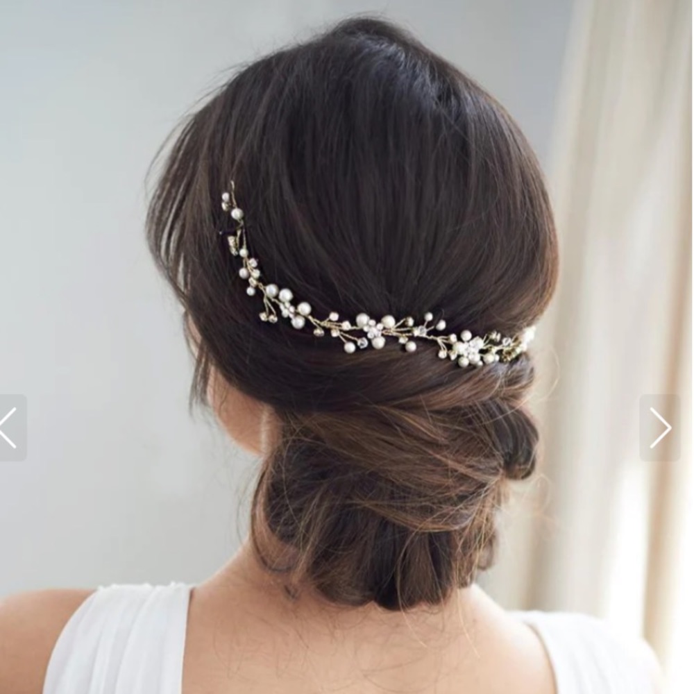 Gold, floral hair piece